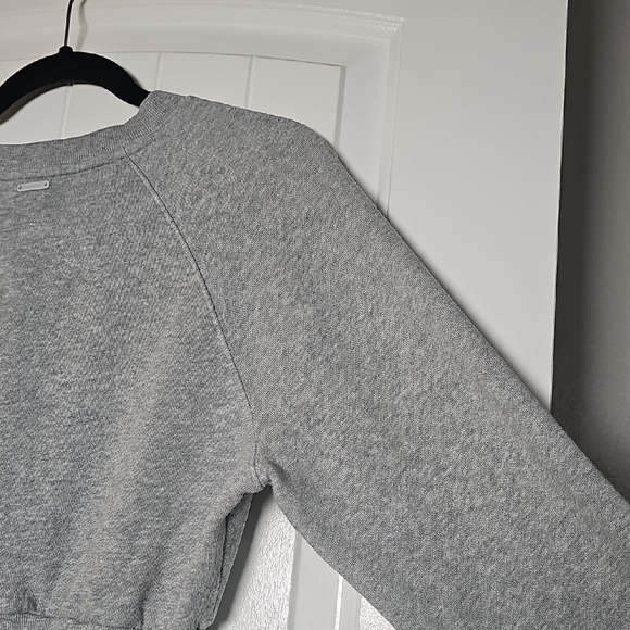 VS M Gray Cropped Sweatshirt - Picture 11 of 13